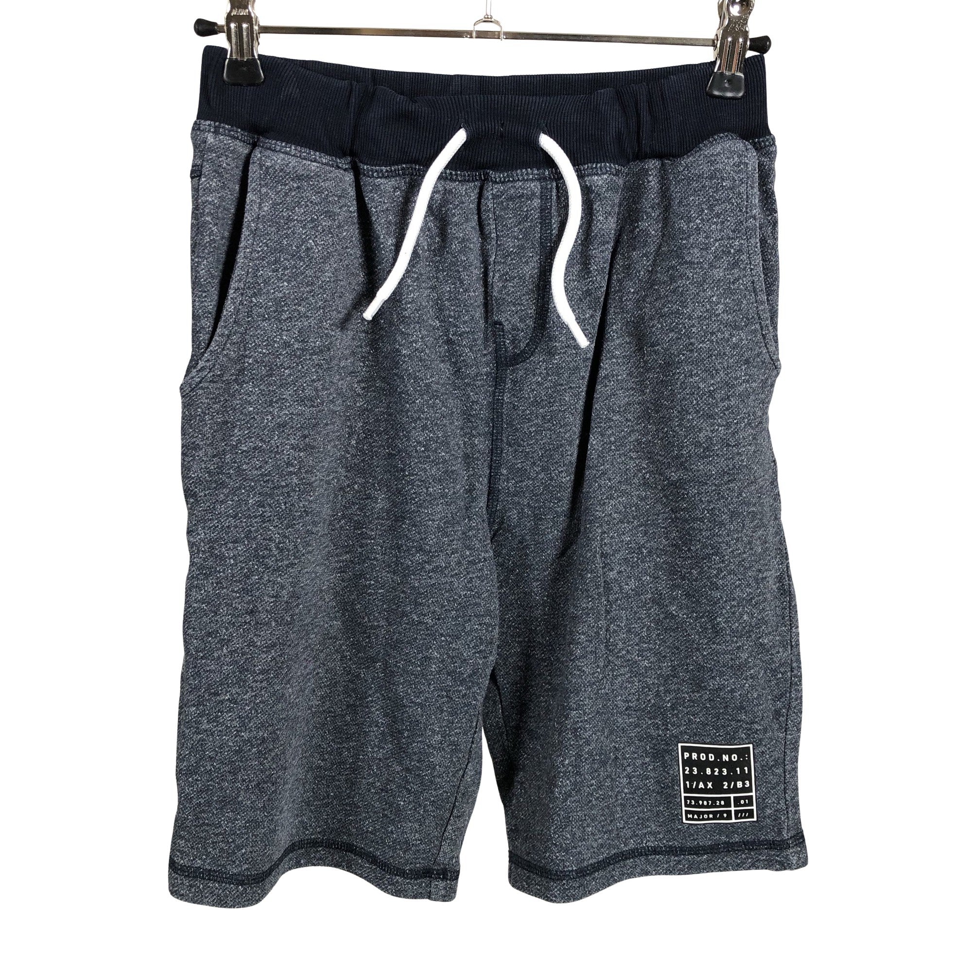 Collegeshortsit, koko 146 - 152